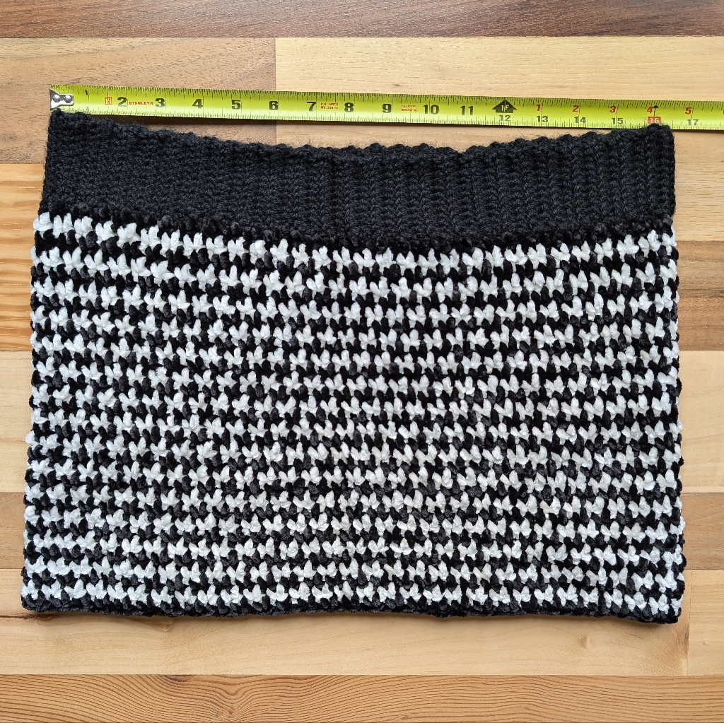 Crochet Velvet Houndstooth Mini Skirt
